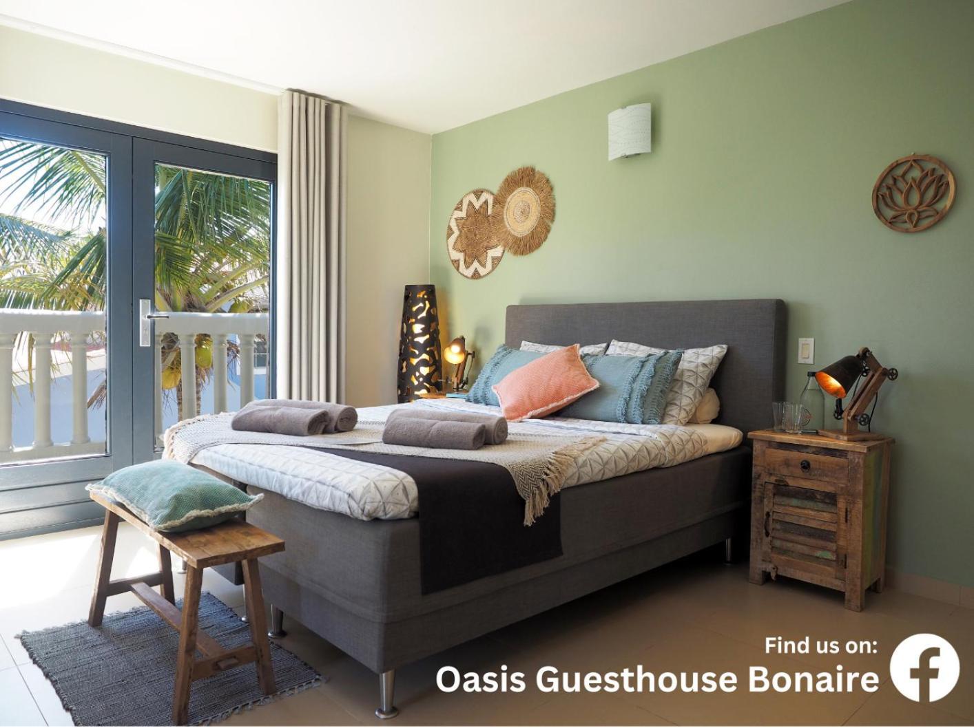 Oasis Guesthouse, Boutique Style Hotel Kralendijk  Exterior photo